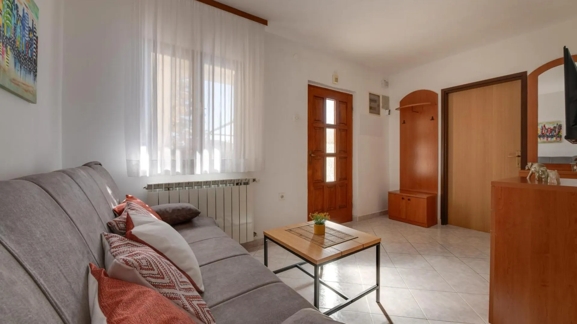 Apartment Villa Livia: Family-Friendly Retreat with Pool and Playground Liznjan