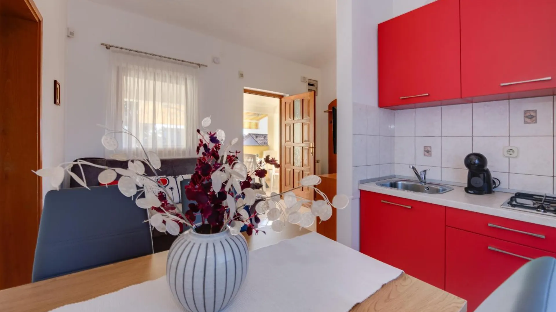 Villa Livia: Family-Friendly Retreat with Pool and Playground Liznjan Apartment