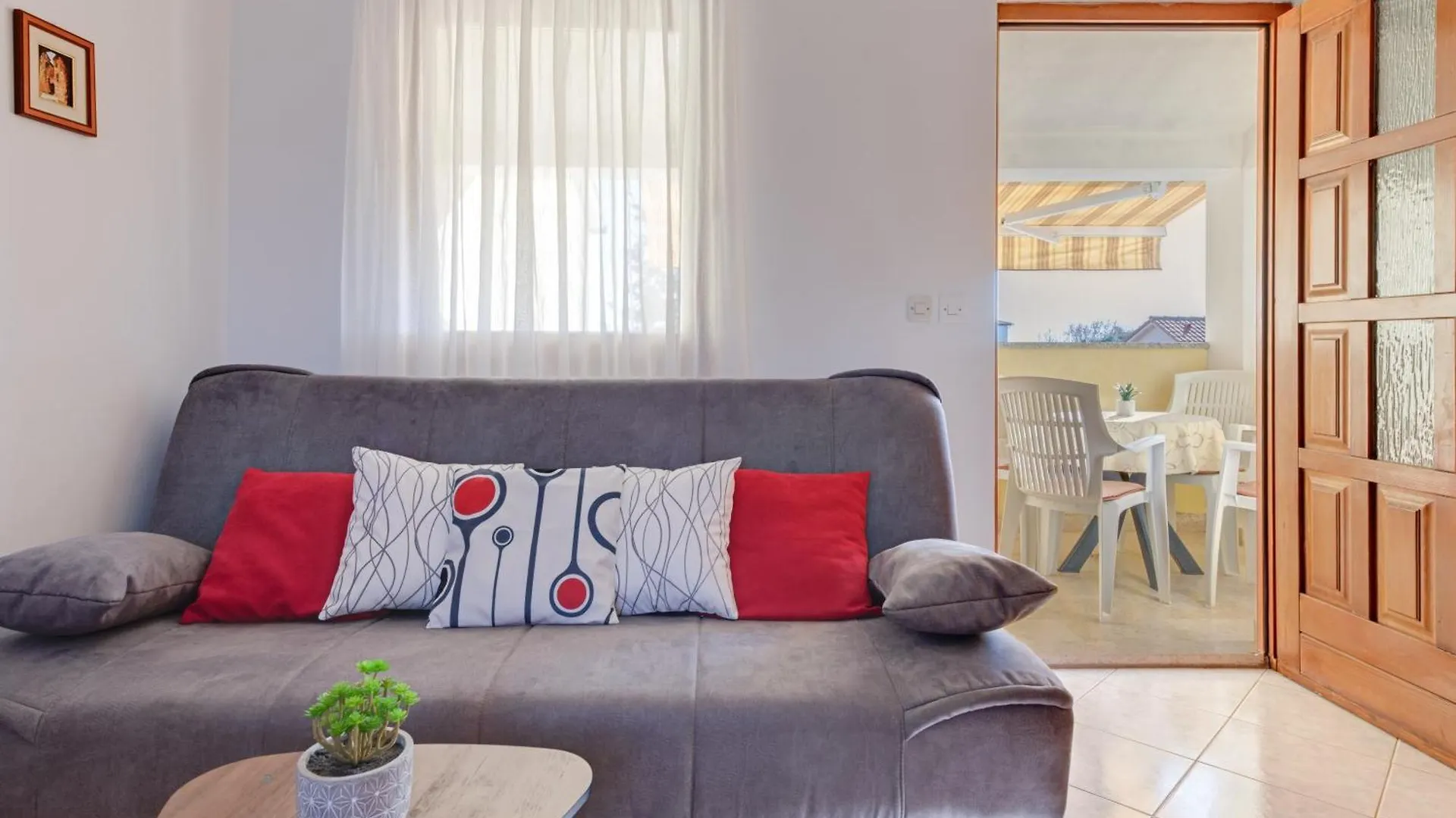 Villa Livia: Family-Friendly Retreat with Pool and Playground Liznjan Croatia